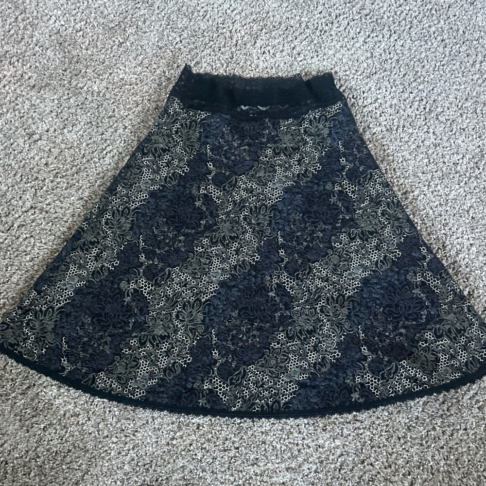 CAbi Women's Black Tan Floral Lace A Line Skirt Style 539 Nylon Blend Sz Small